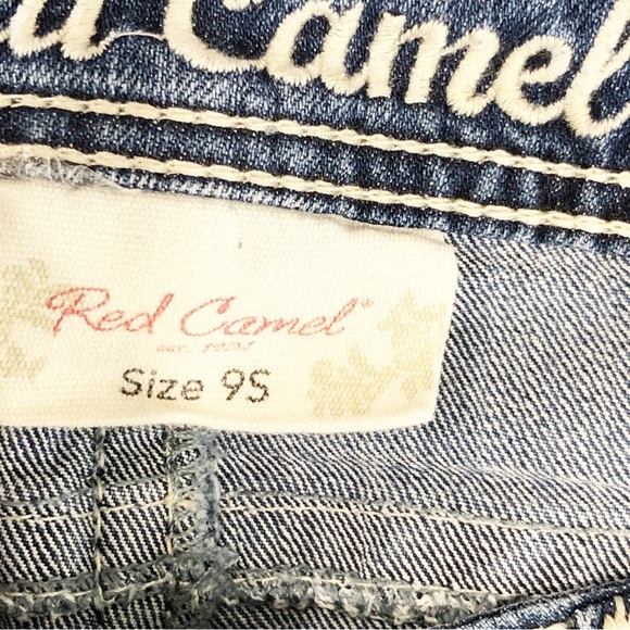 Red camel boot, cut jeans - Picture 6 of 12